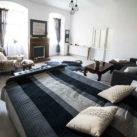 Ultra Apartment